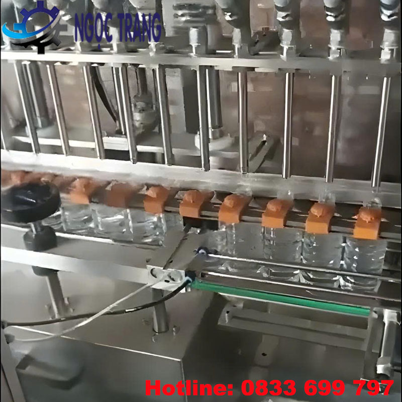 Máy chiết rót tự động