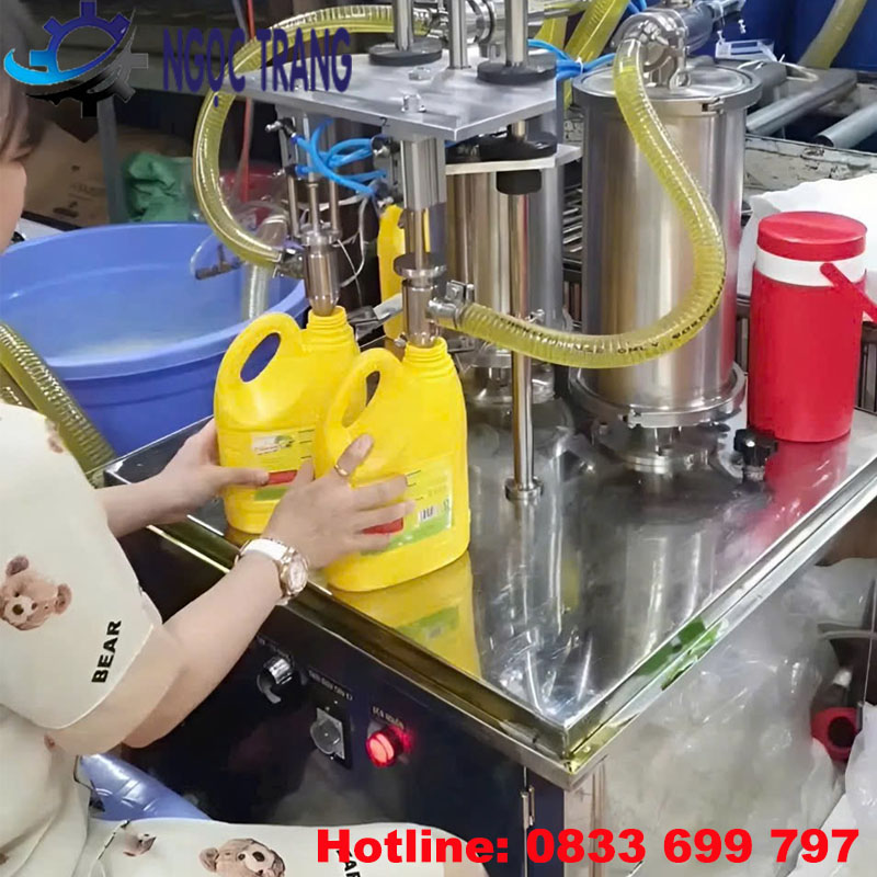 Máy chiết rót bán tự động