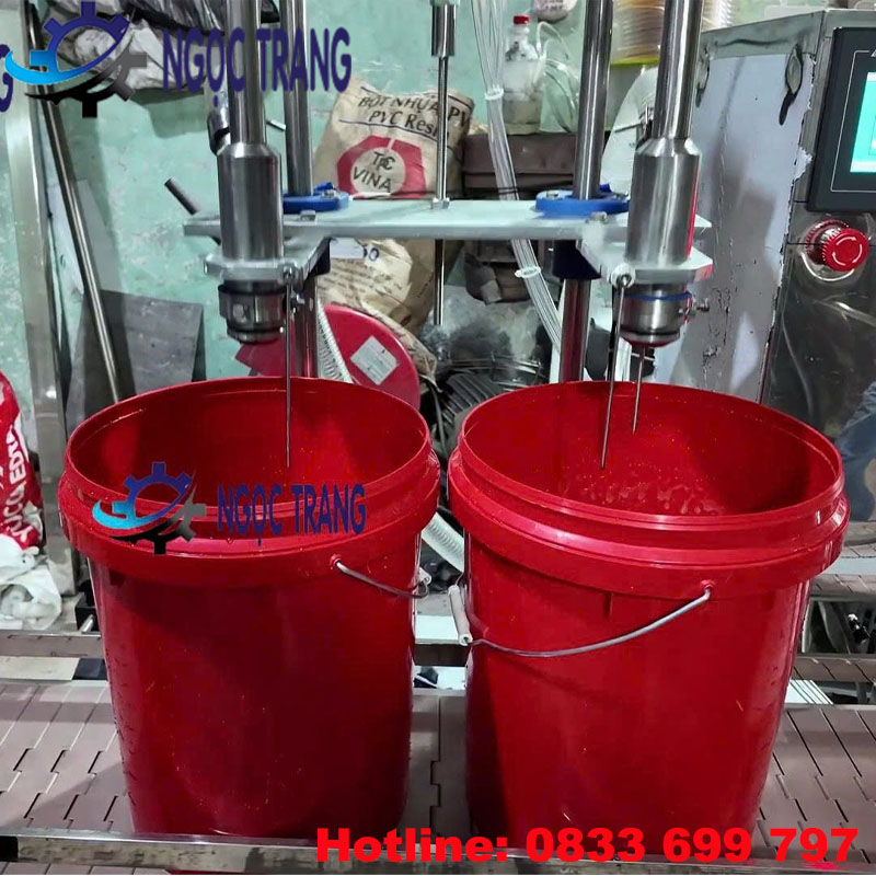 Máy chiết rót tự động