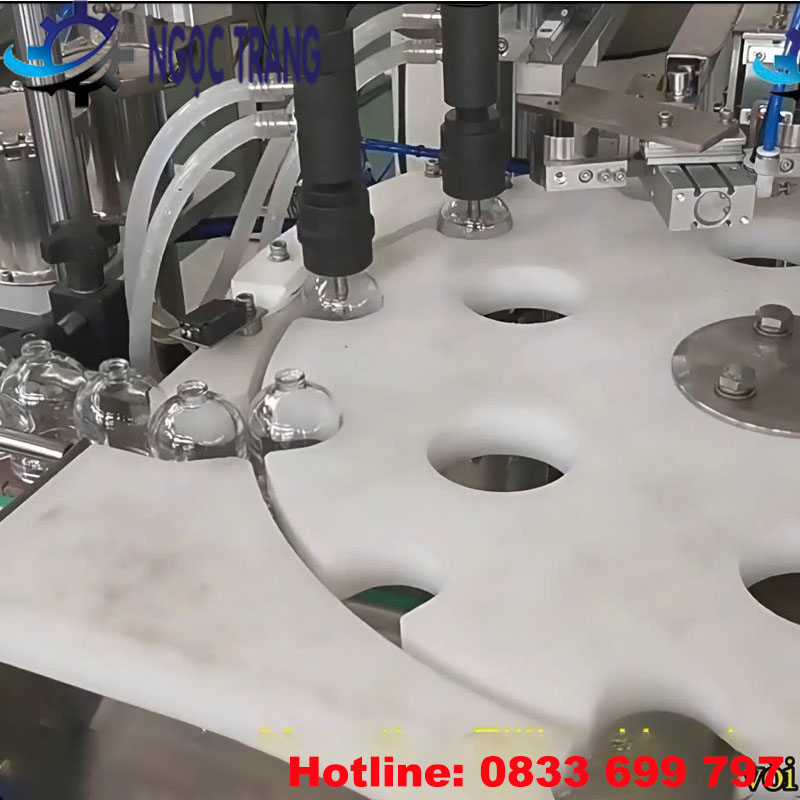 Máy chiết rót nước hoa