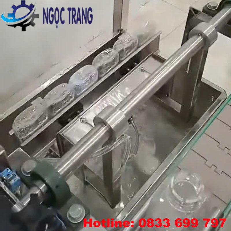Máy chiết rót tự động