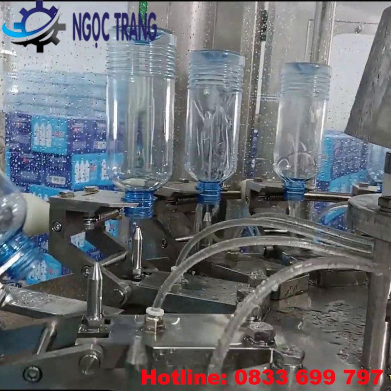 Máy chiết rót nước đóng chai