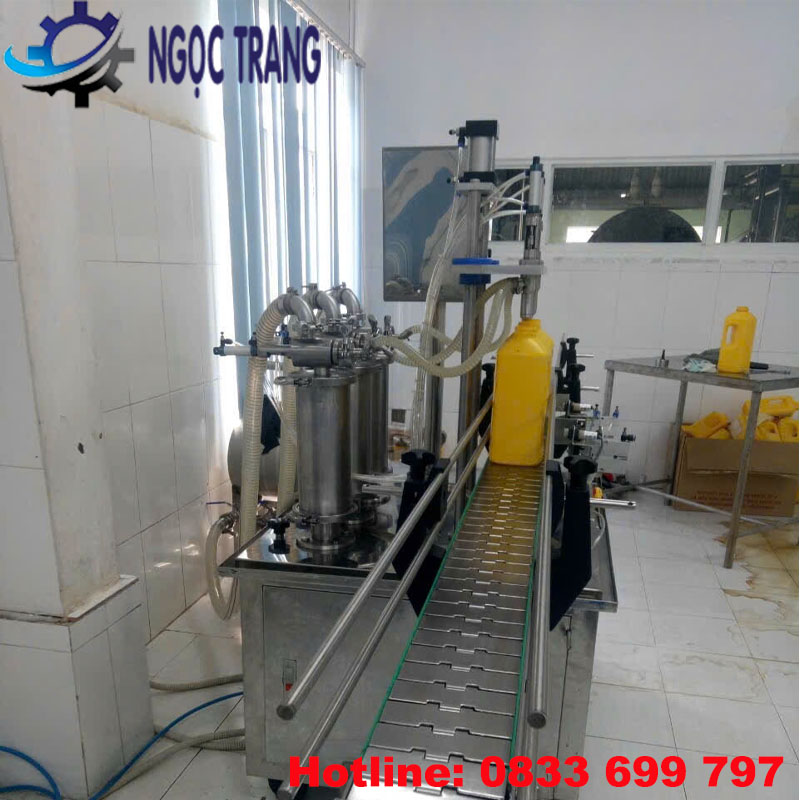 Máy chiết rót tự động