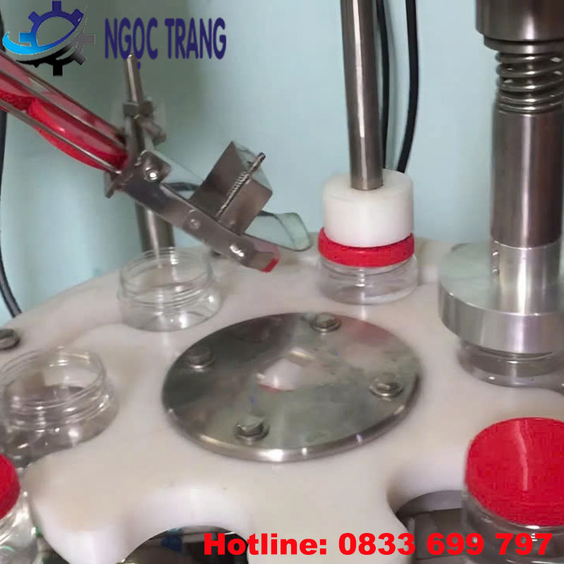 Máy chiết rót tụ động