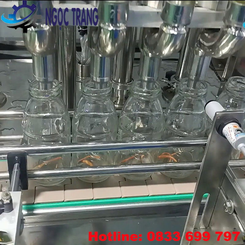 Máy chiết rót 4 vòi
