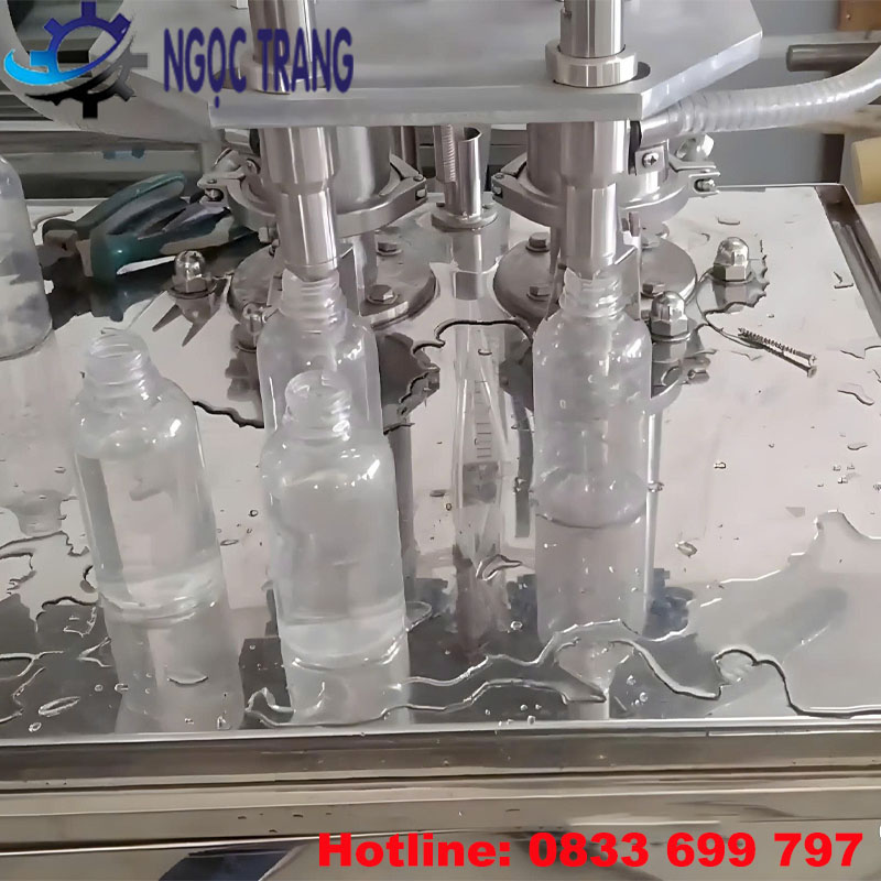 Máy chiết rót bán tự động