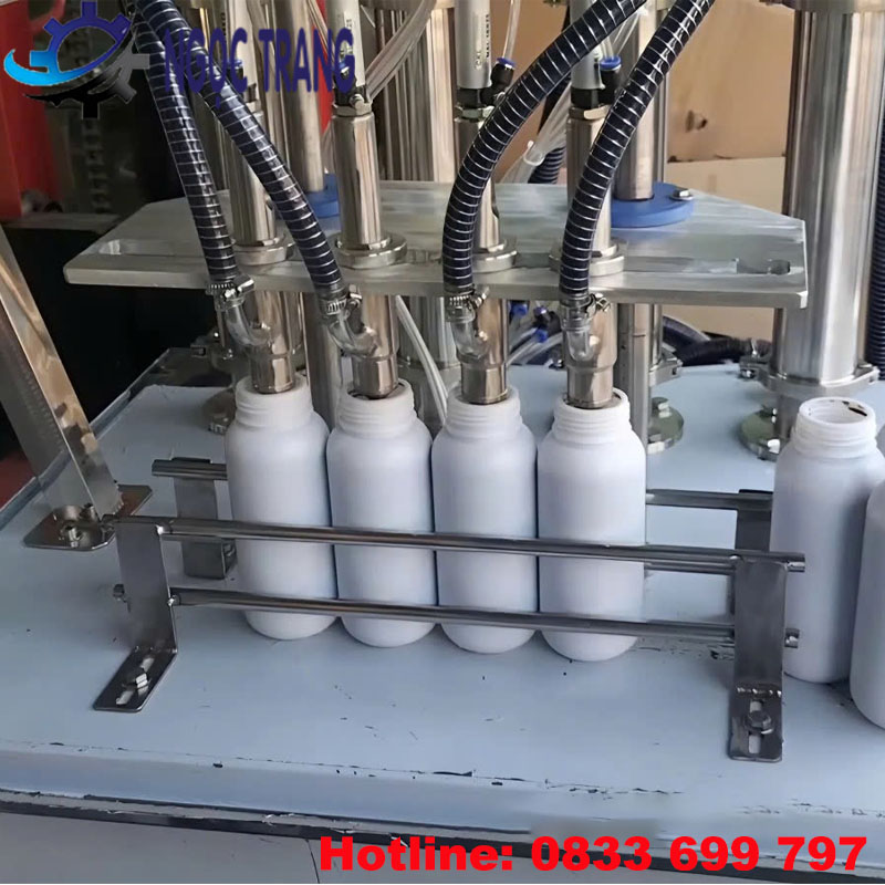 Máy chiết rót 4 vòi