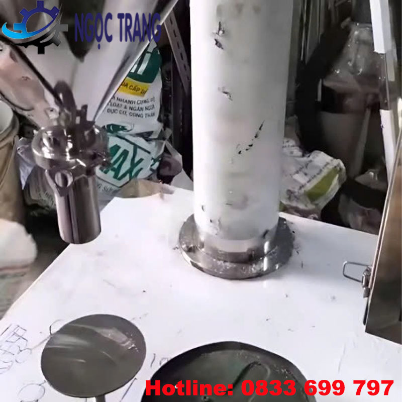 Máy chiết rót bột