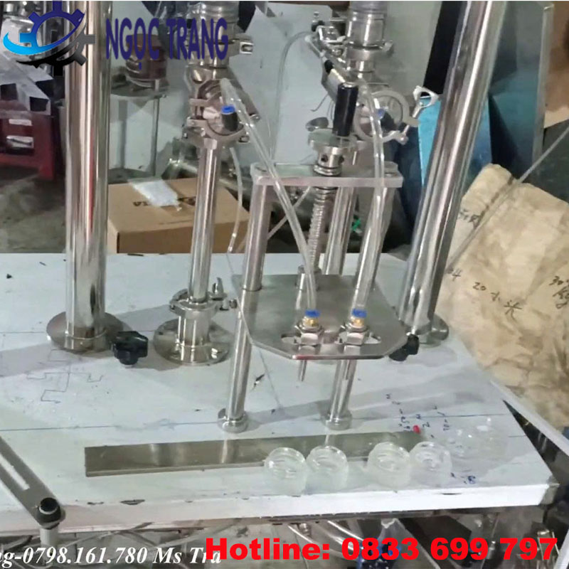 Máy chiết rót kem