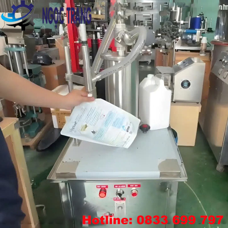 Máy chiết rót bán tự động