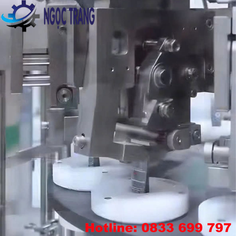  Máy chiết rót hàn đuôi tuýp