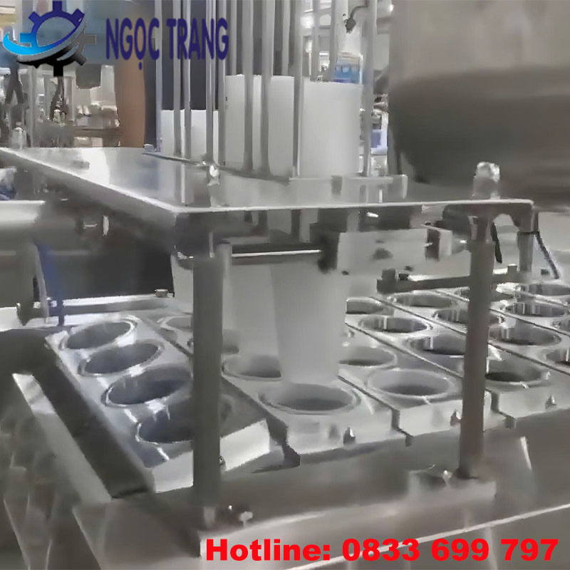 Máy chiết rót sữa chua