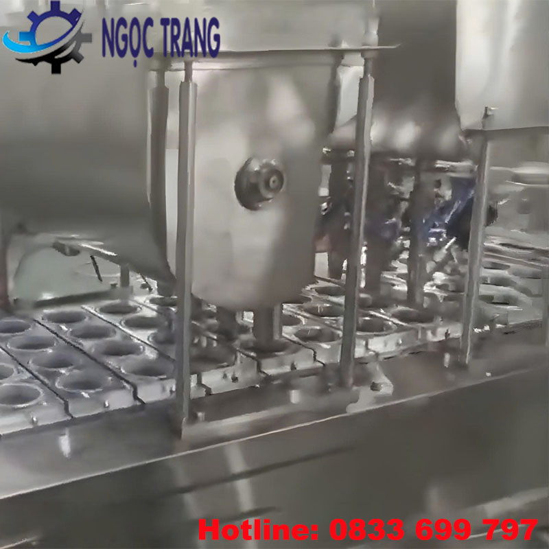 Máy chiết rót hàn miệng cốc