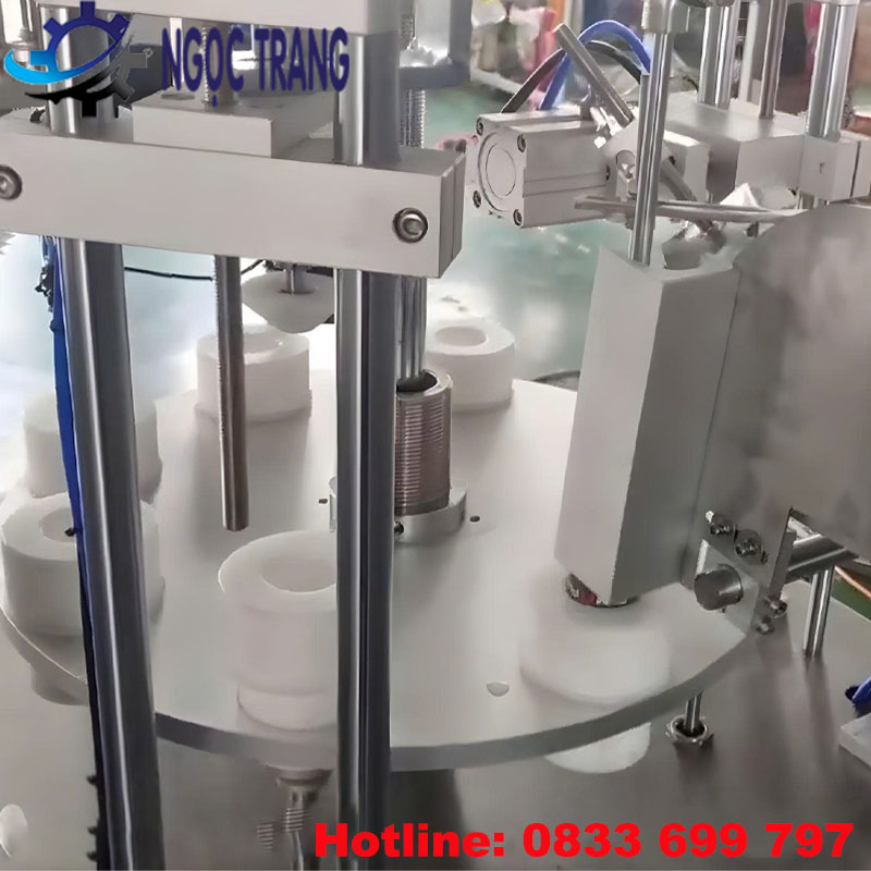 Máy chiết rót
