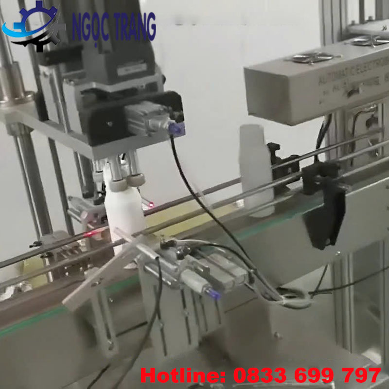Máy chiết rót