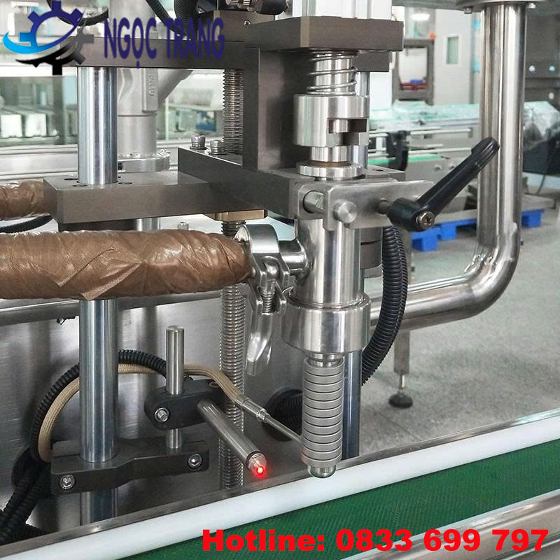 Máy chiết rót