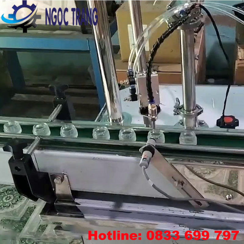 Máy chiết rót tự động