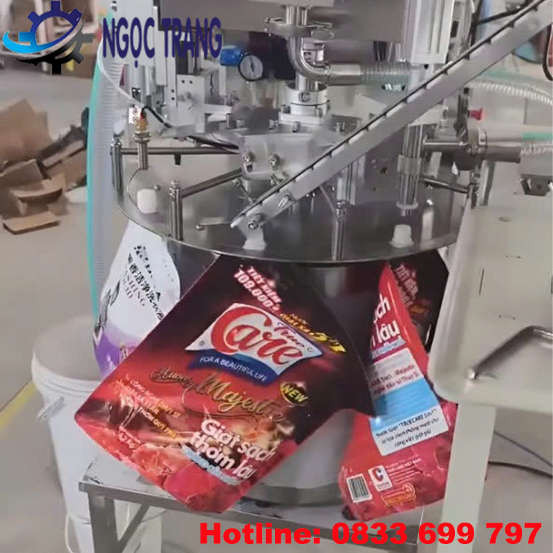 Máy chiết rót tự động