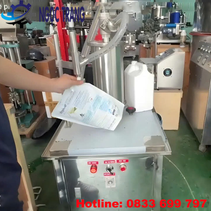 Máy chiết rót túi nước xả vải