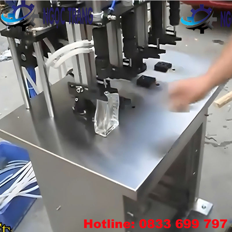 Máy chiết rót nước hoa