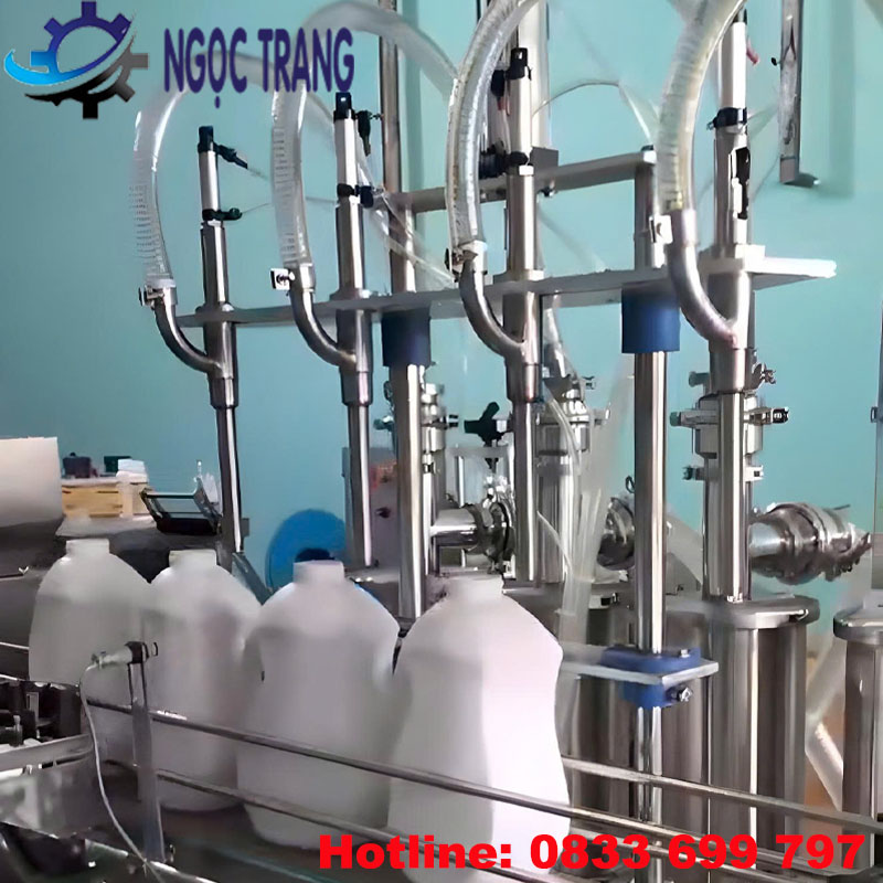 Máy chiết rót nước xả vải
