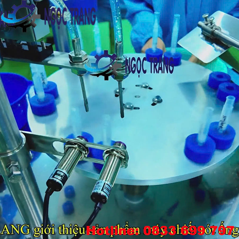 Máy chiết rót
