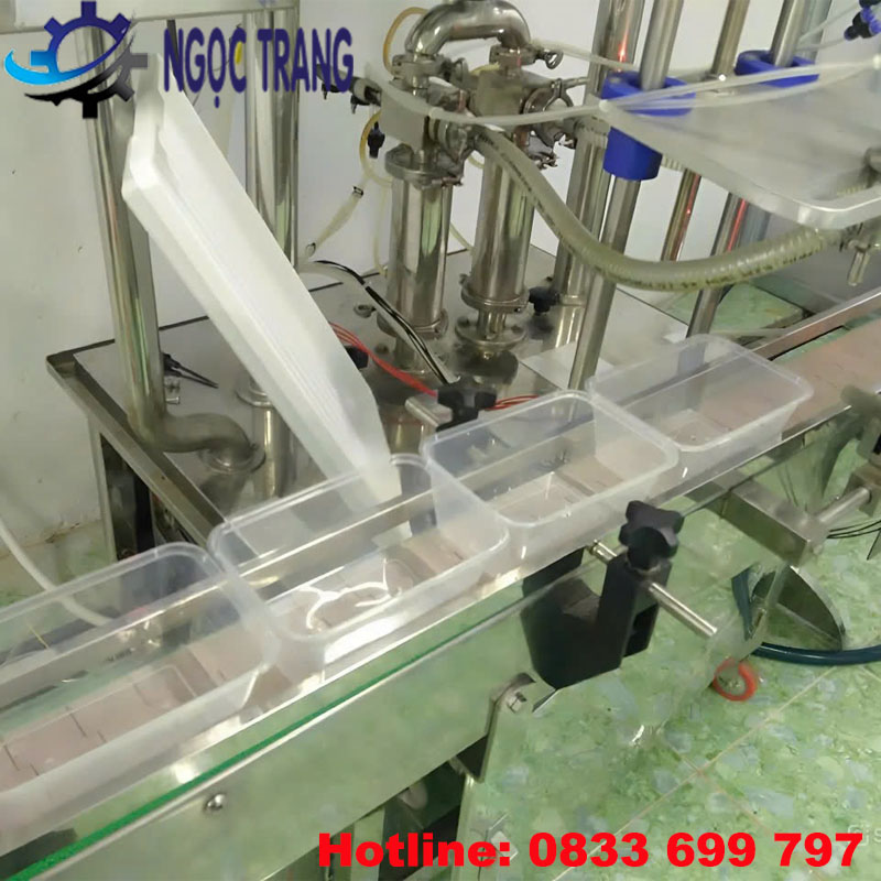 Máy chiết rót tự động