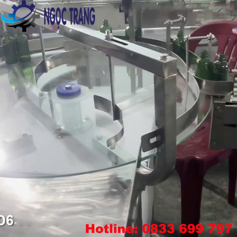 Máy chiết rót