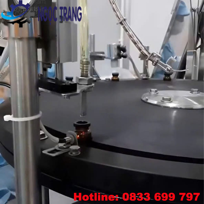 Máy chiết rót