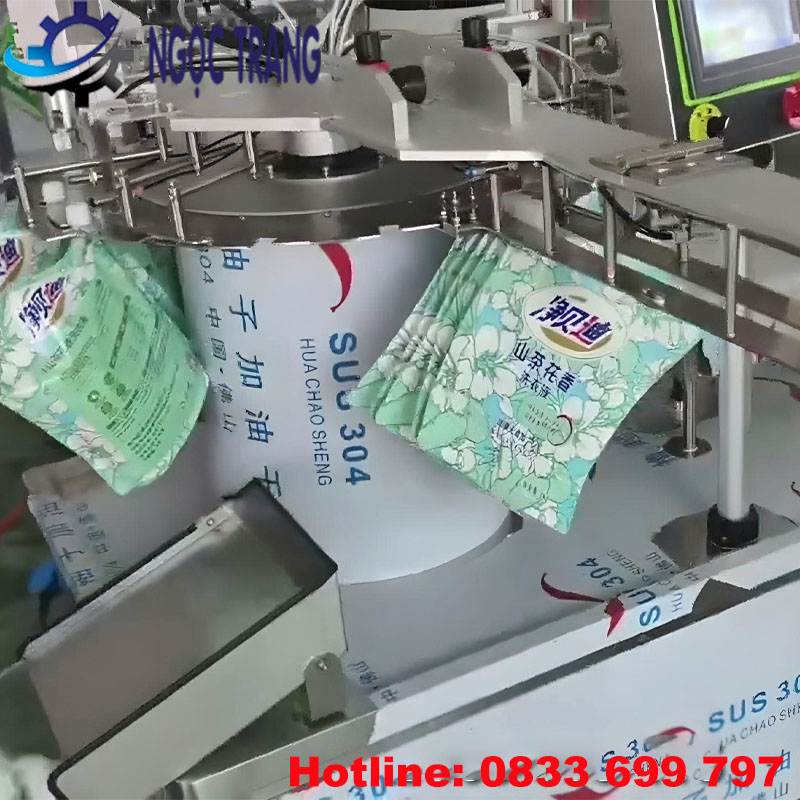 Máy chiết rót túi nước xả vải