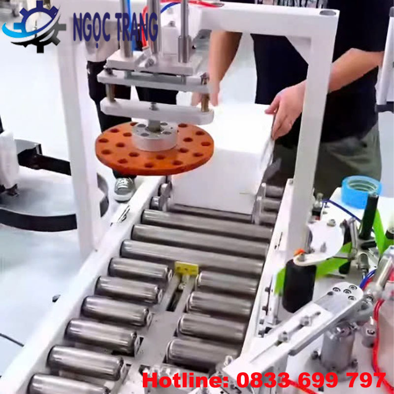 Máy dán thùng tự động