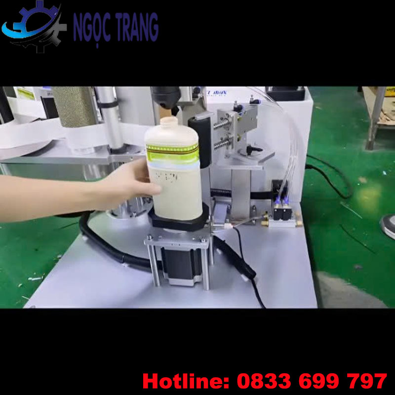 Máy dán nhãn tự động