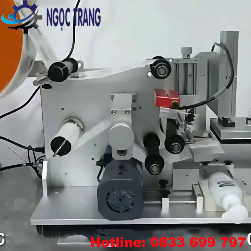 Máy dán nhãn chai lọ vuông