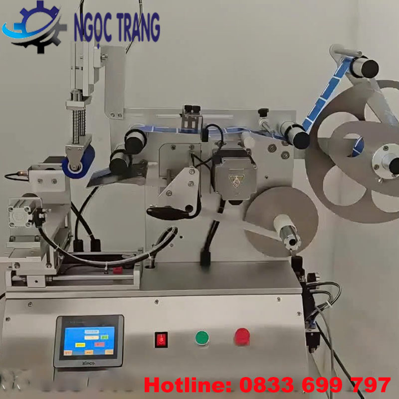 Máy dán nhãn chai dẹp