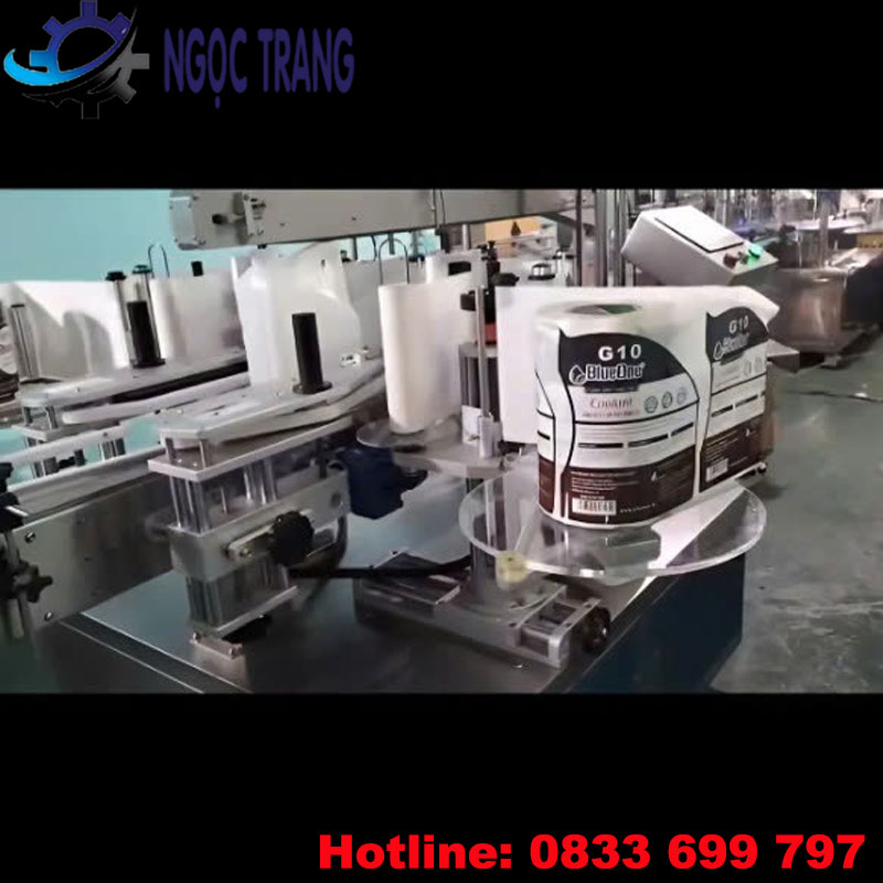 Máy dán nhãn chai vuông tự động