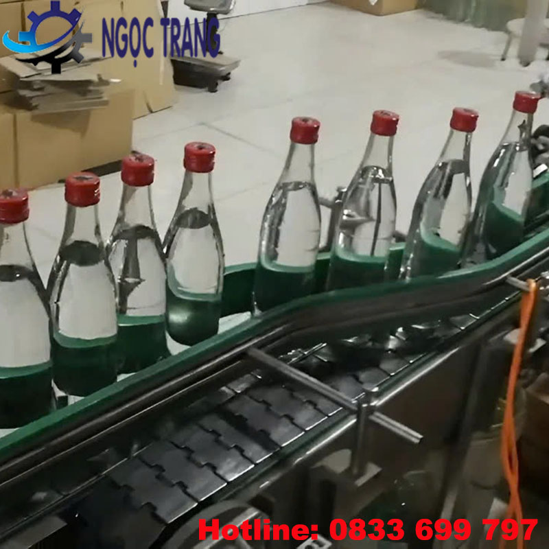 Máy dán nhãn tự động