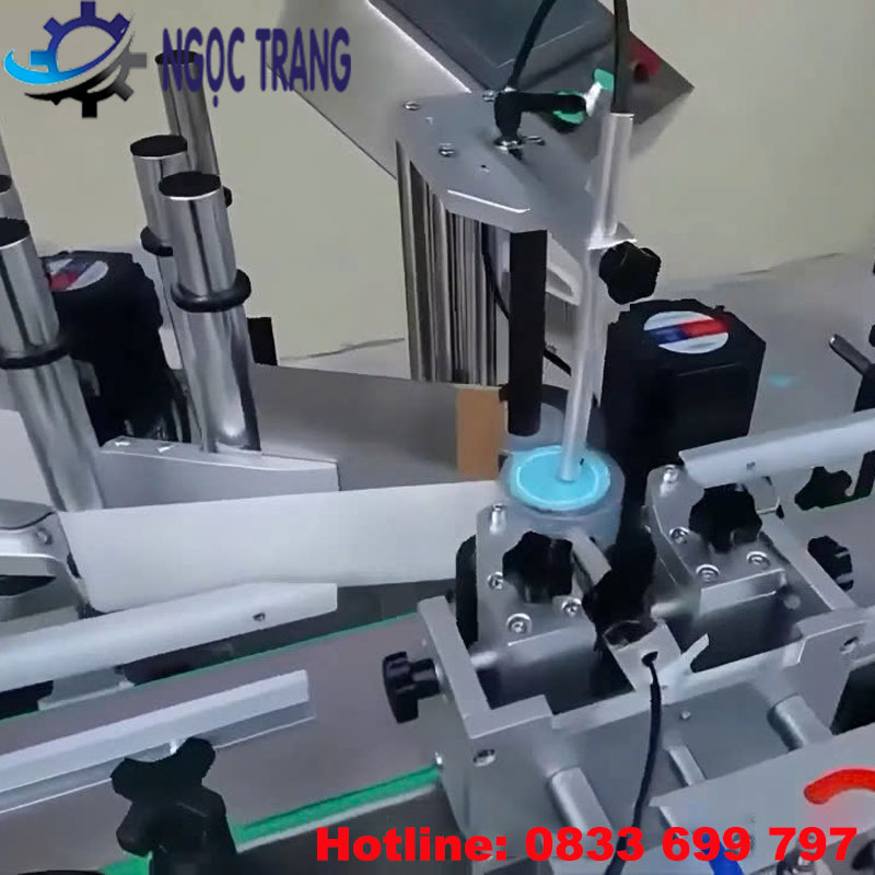 Máy dán nhãn tự động