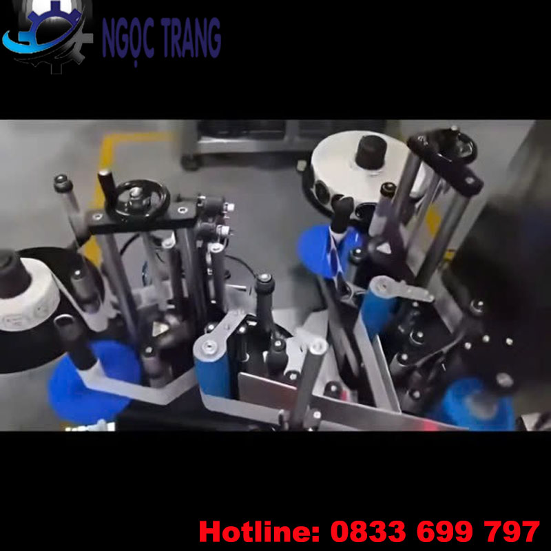 Máy dán nhãn tự động
