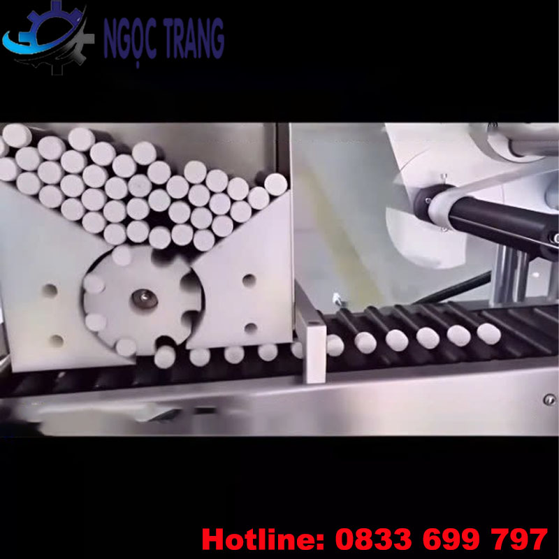 Máy dán nhãn tự động