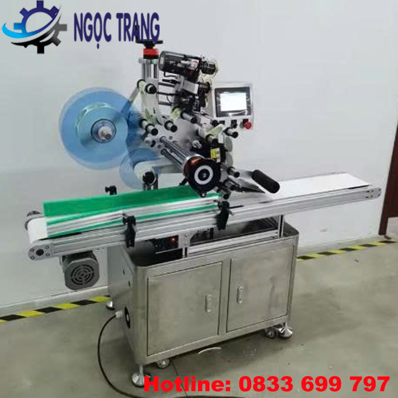 Máy dán nhãn chai dẹp