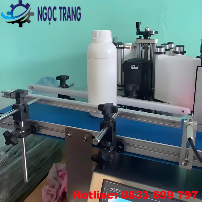 Máy dán nhãn chai tròn