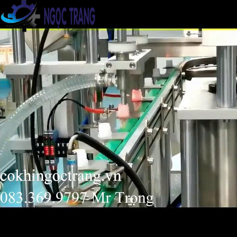 Máy đóng gói túi nước giặt