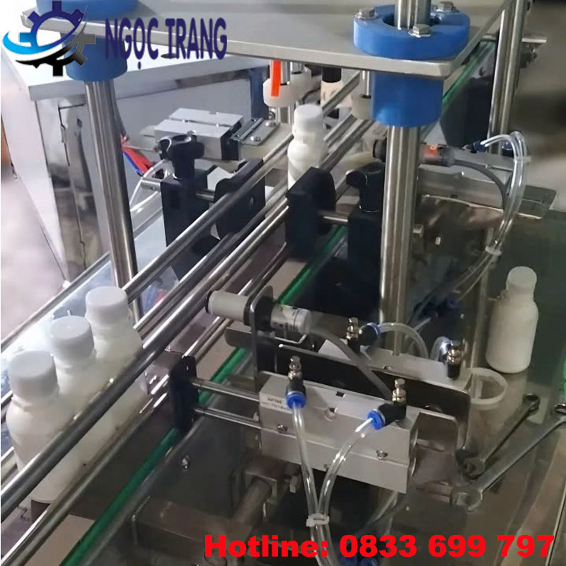 Máy vặn nắp chai