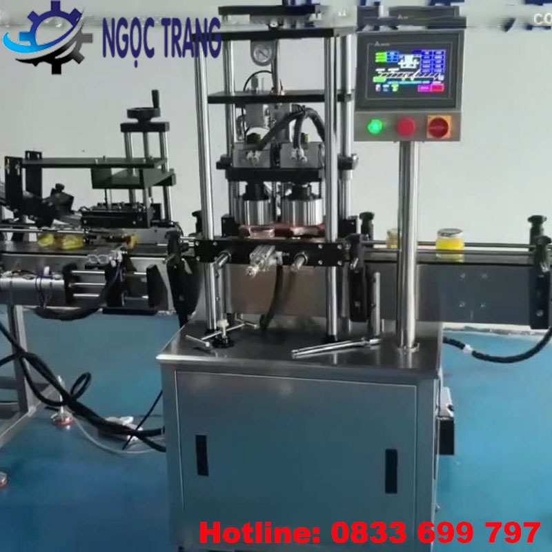 Máy đóng nắp chai hút chân không
