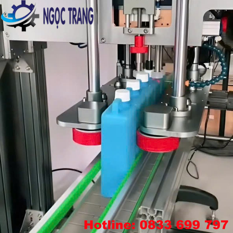 Máy đóng nắp chai tự động