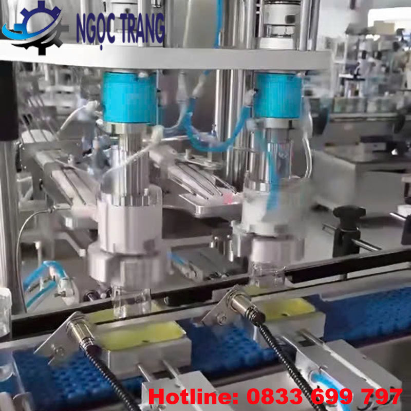 Máy vặn nắp chai tự động