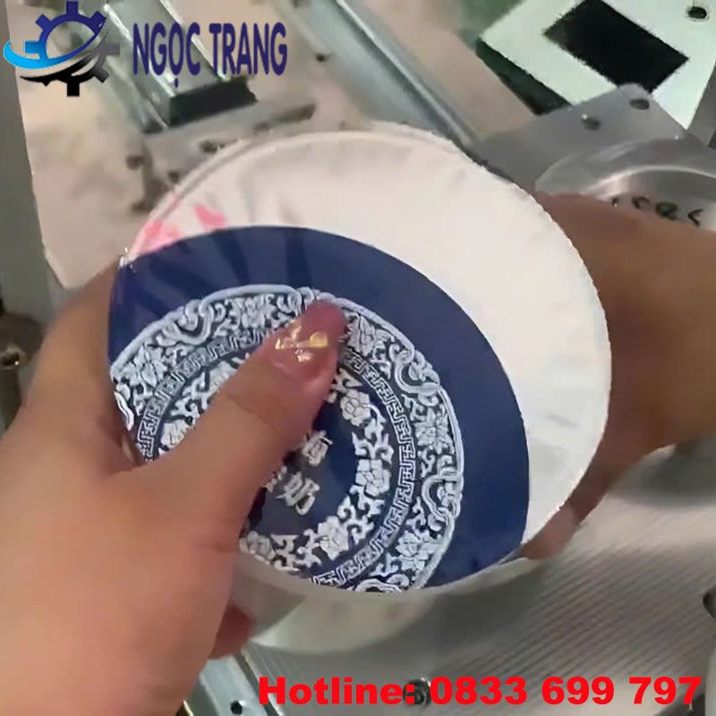 Máy ép miệng cốc nhựa