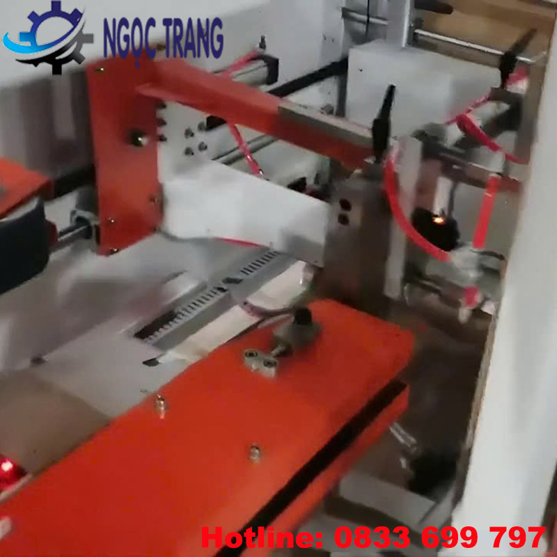 Máy xếp thùng carton