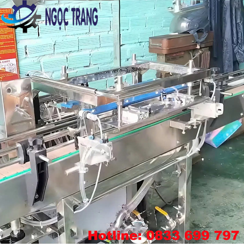 Máy rửa chai lọ tự động