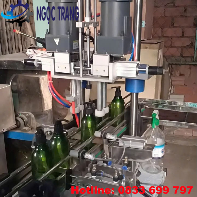 Máy đóng nắp chai tự động